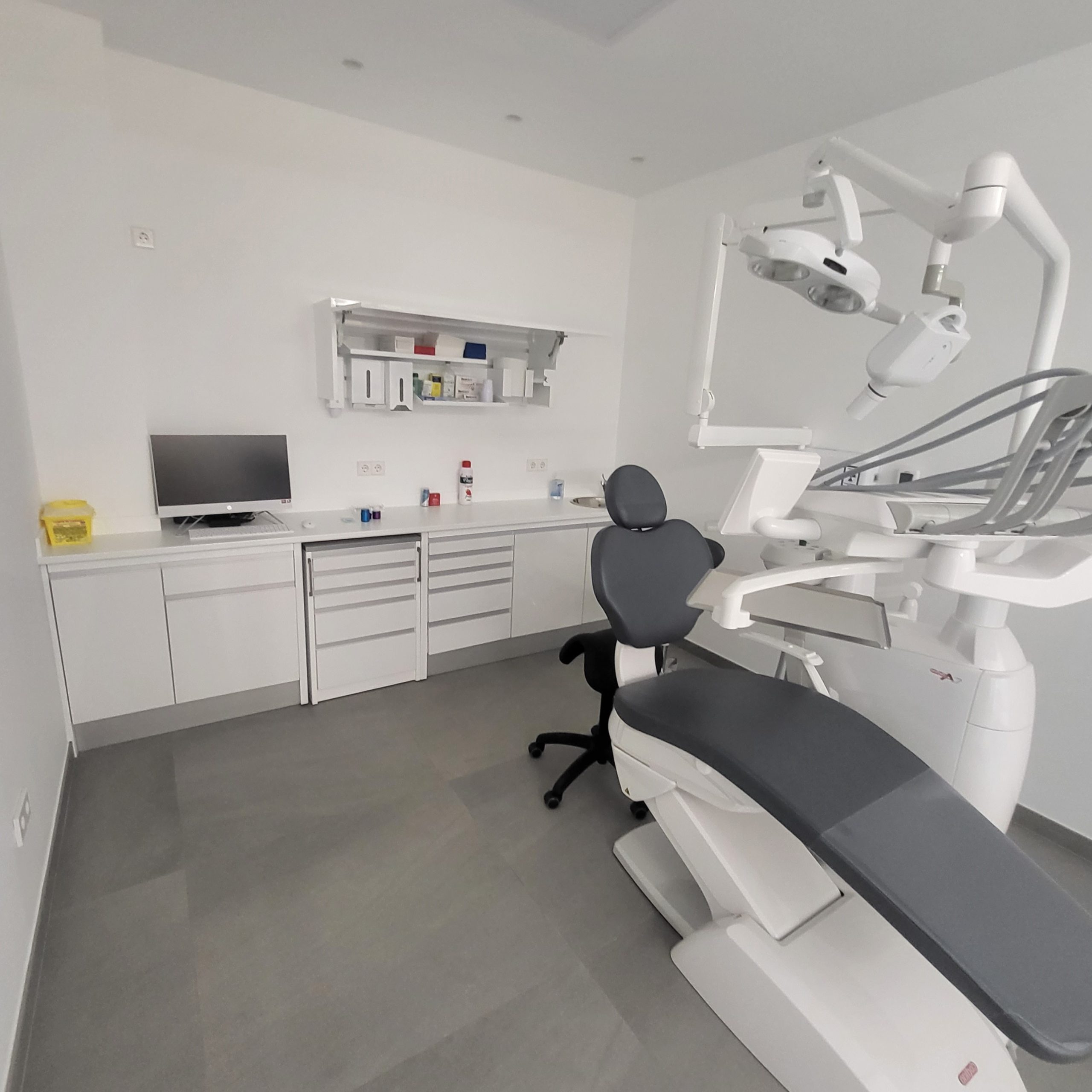 Mobiliario para clínicas dentales <br/> y laboratorios de prótesis